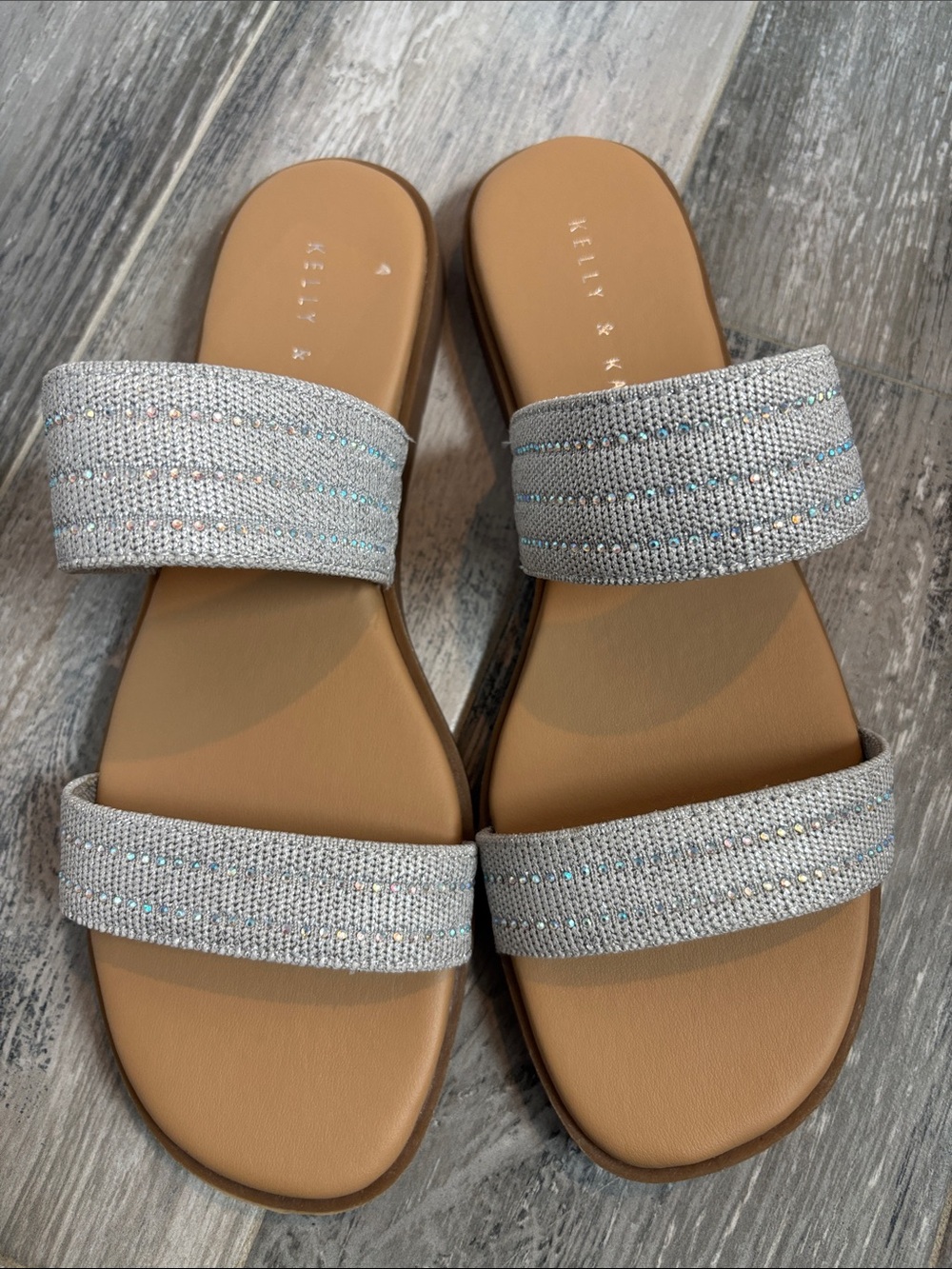 Kelly & Katie Cona Sandals New in Box Silver Grey Size 9.5 or 9 NIB Shoes Womens